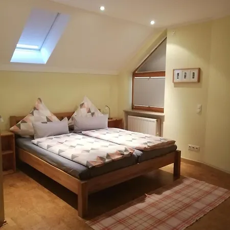 شقة Ferienwohnung Berngau *